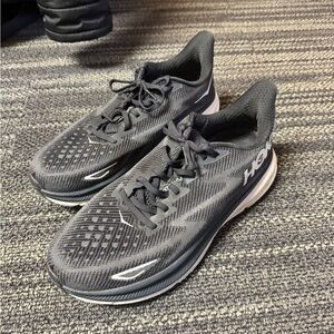 Hoka Black Clifton 9
